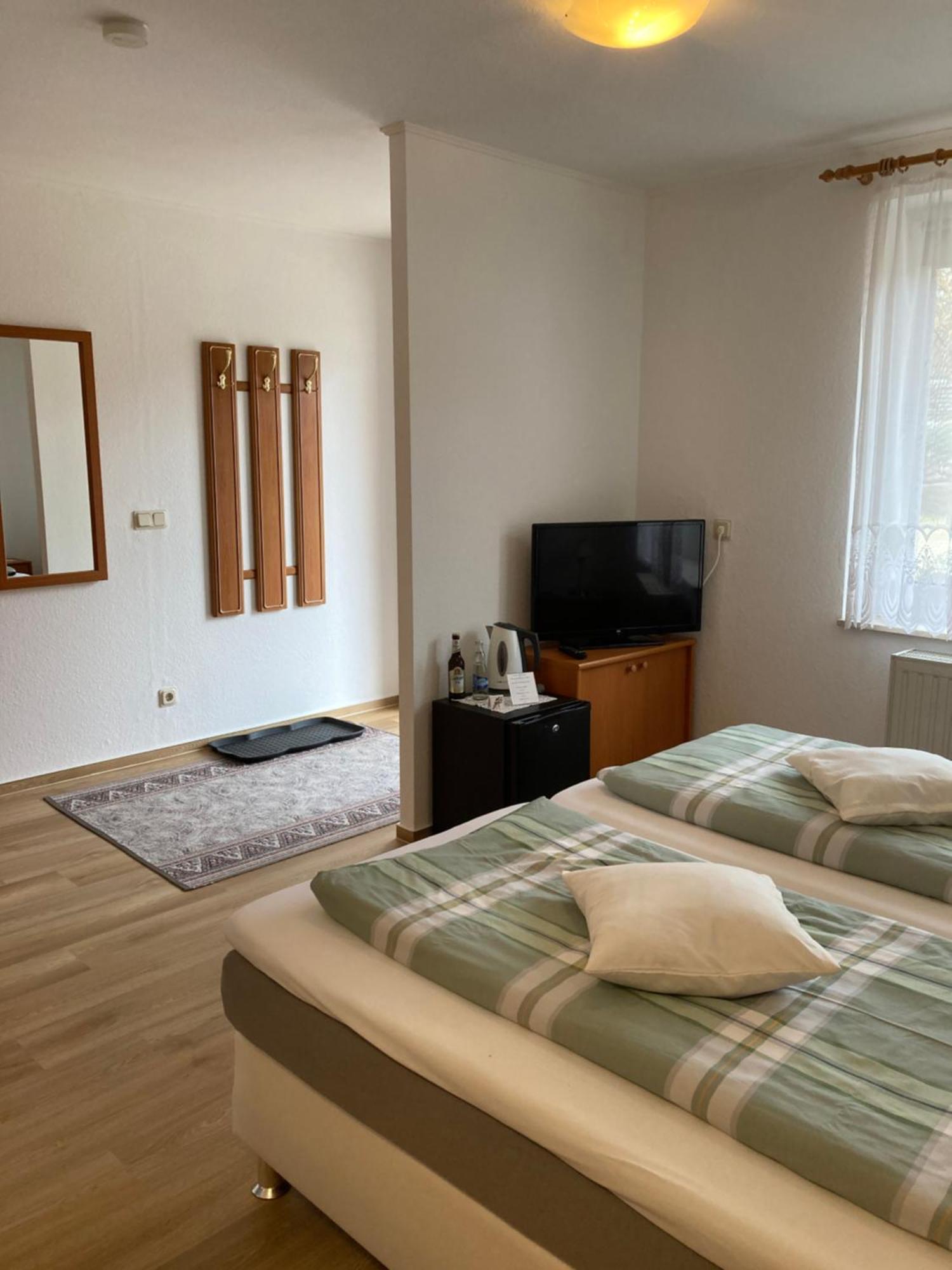 Hotel Am Schlosspark Mallin Phòng bức ảnh